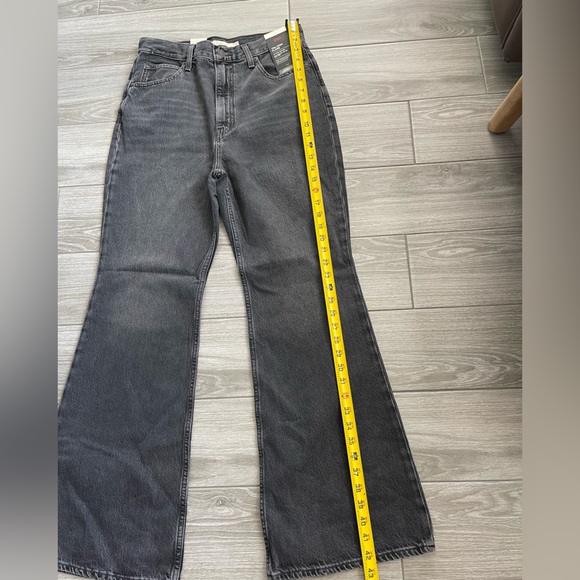HOST Pick🎉Levi’s 70’s High Flare Black/Gray Wash jeans, Size 29 & 30 NWT!••• - Picture 13 of 16